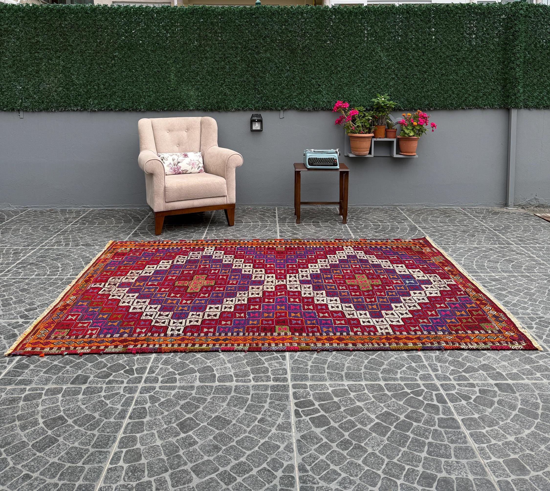 Vintage Turkish Kilim Rug, Handwoven Bohemian Decor (5.51x7.94 ft)