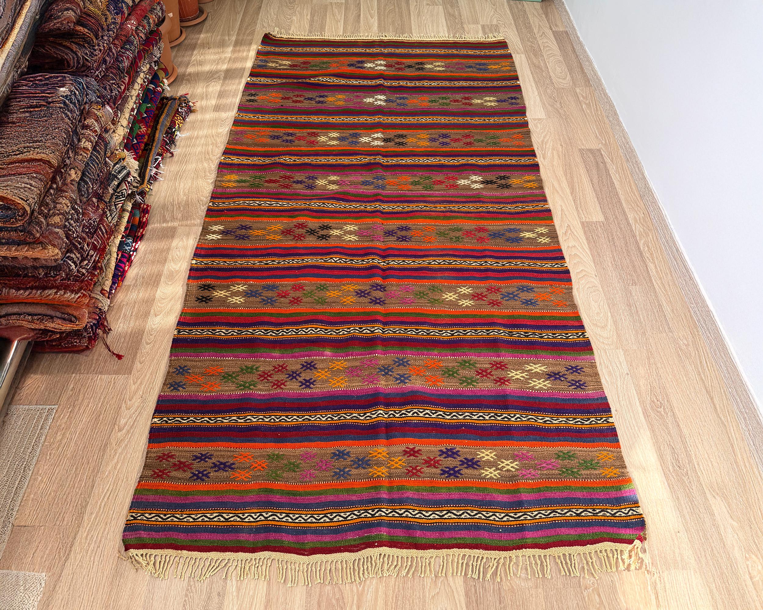 Handwoven Turkish Kilim Rug: Bohemian Geometric Vintage Accent Rug (4x6)