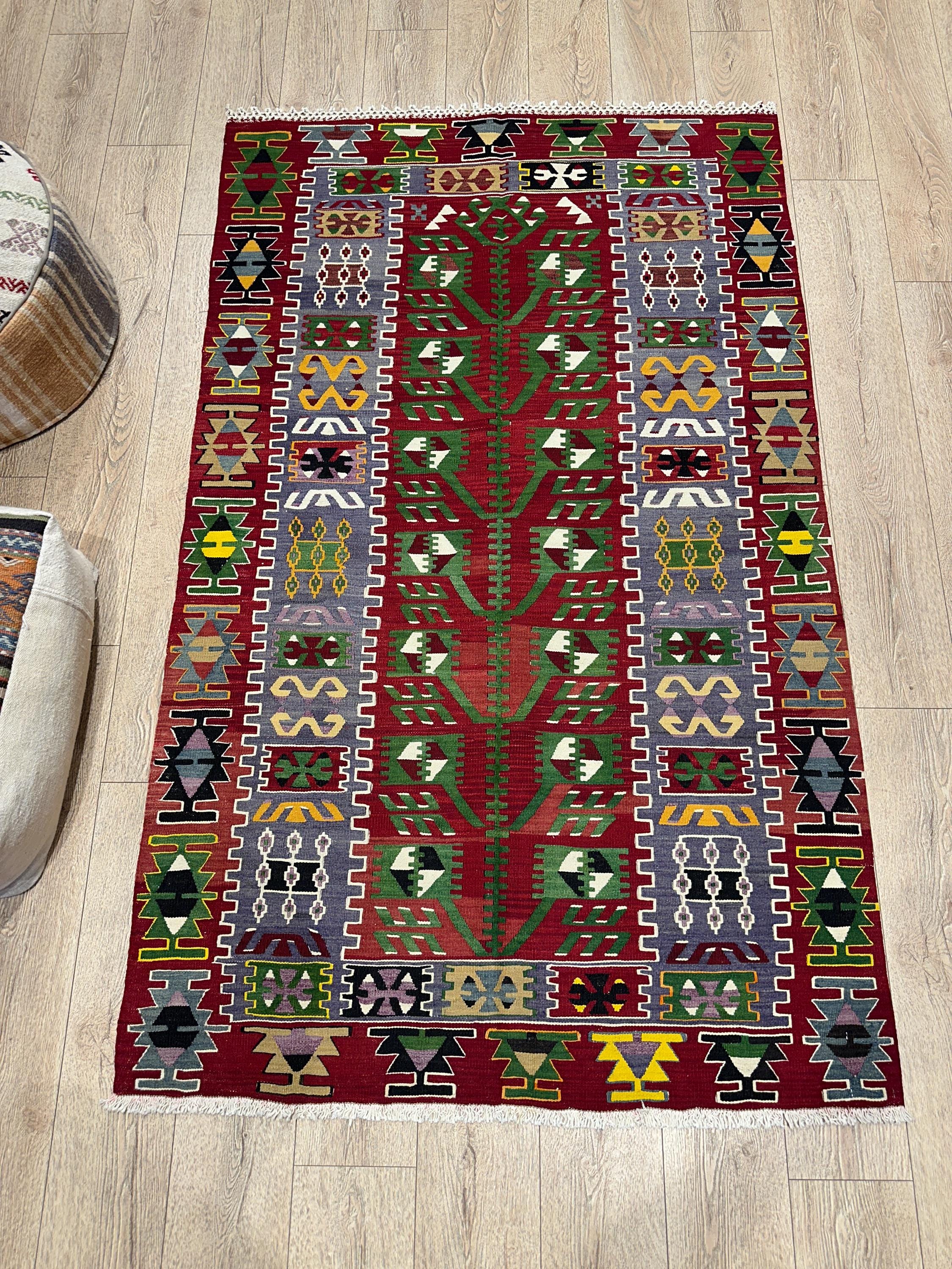Vintage Turkish Kilim Rug, Boho Area Rug, Handwoven Wool (4.1 x 6.7 ft)