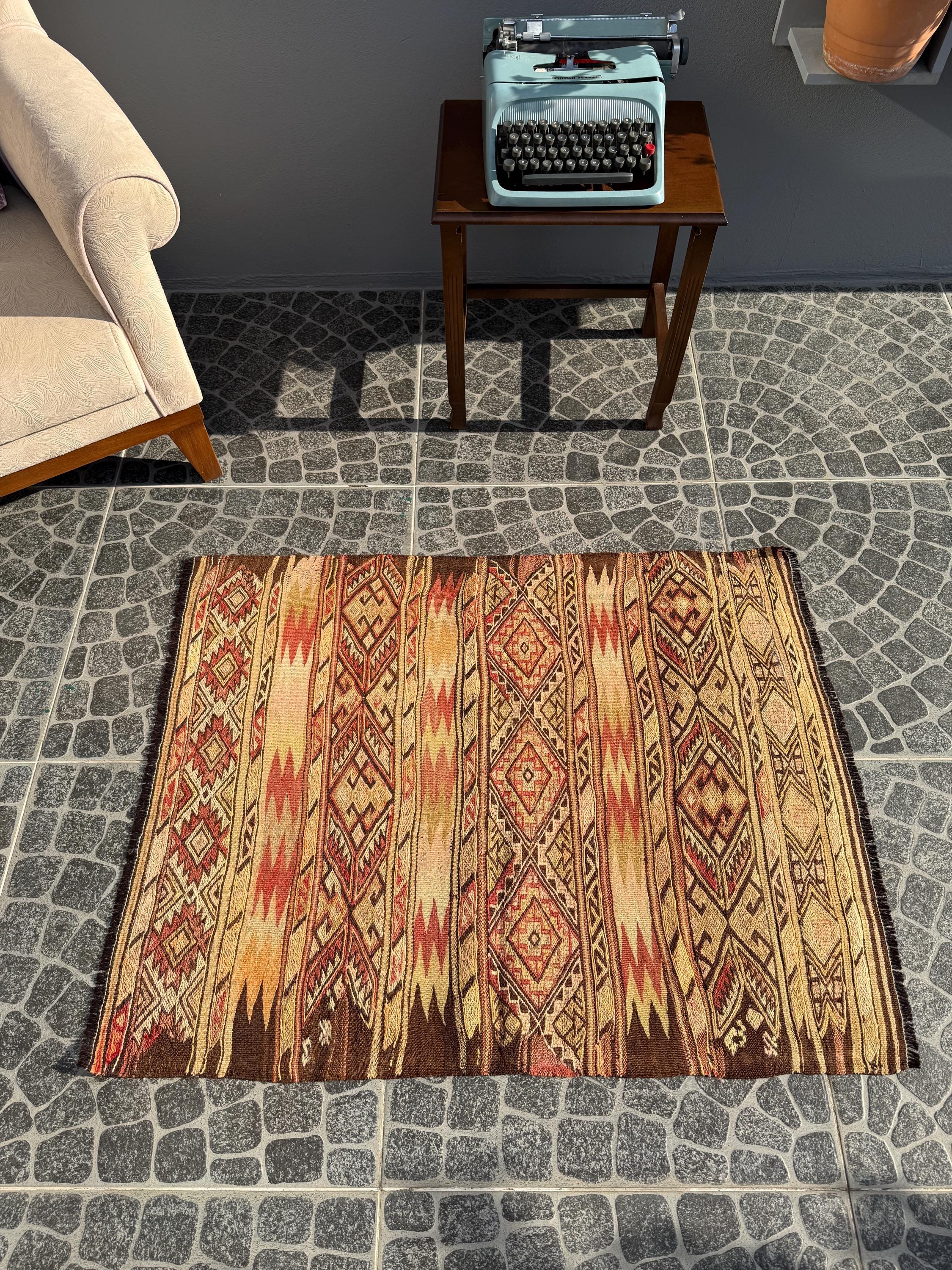 Vintage Turkish Kilim Rug: Handwoven Wool Anatolian Decor (2.92x3.67 ft)