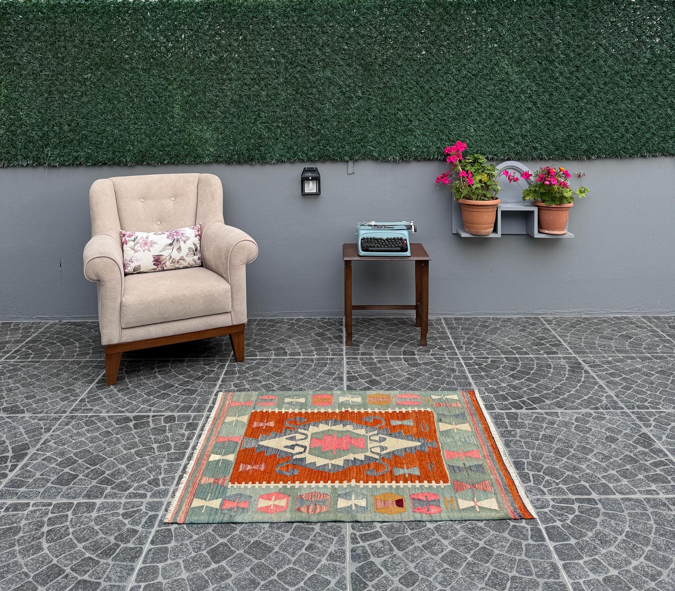 Vintage Turkish Kilim Rug, Handwoven Boho Decor (3.02x3.74 ft)