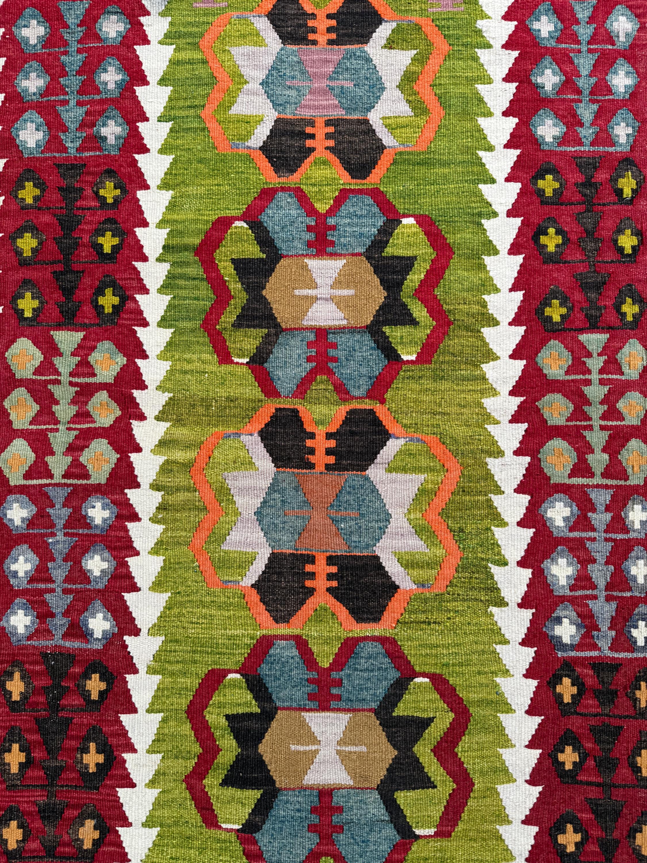 Vintage Turkish Eşme Kilim | Vibrant Green & Red Geometric Wall Hanging Rug | 2.6x3.9 ft (80x118 cm)