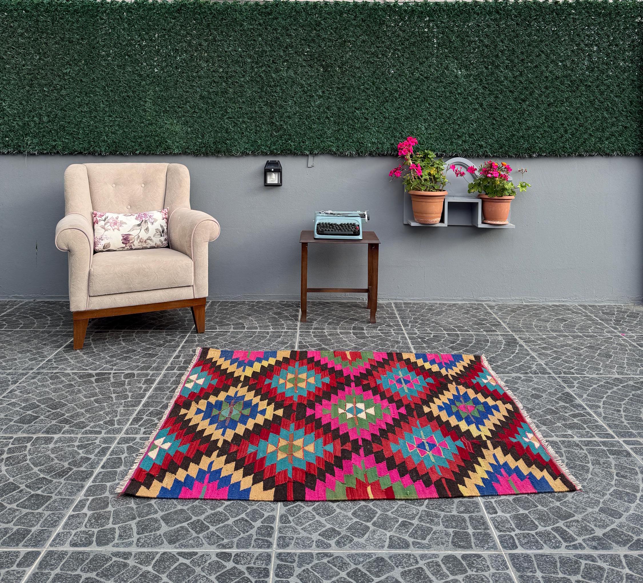 Vintage Turkish Kilim Rug, Handwoven Boho Decor (4.07x4.59 ft)