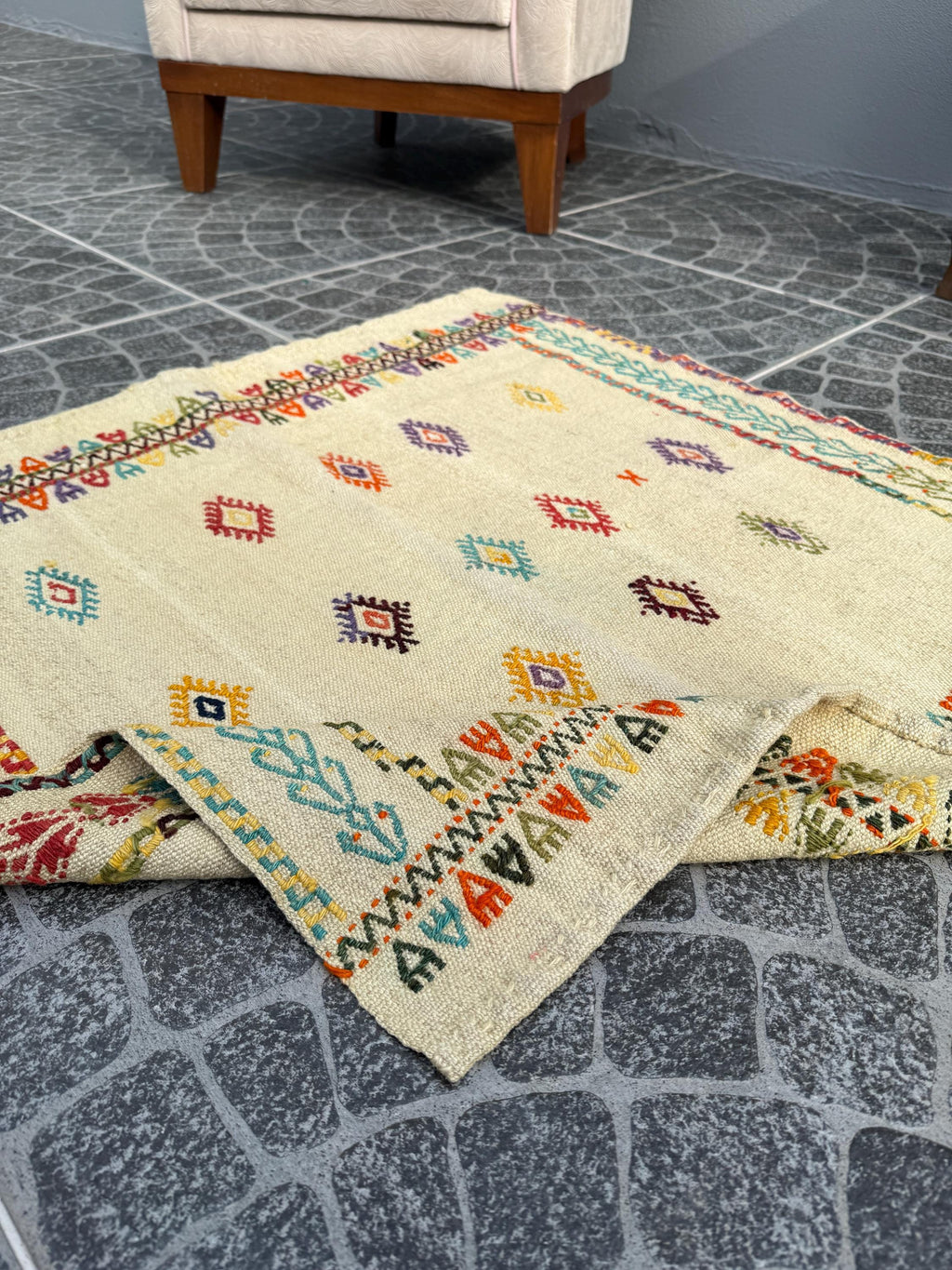 Handwoven Turkish Kilim Rug, Bohemian Geometric Accent Rug (2.89x2.95 ft)