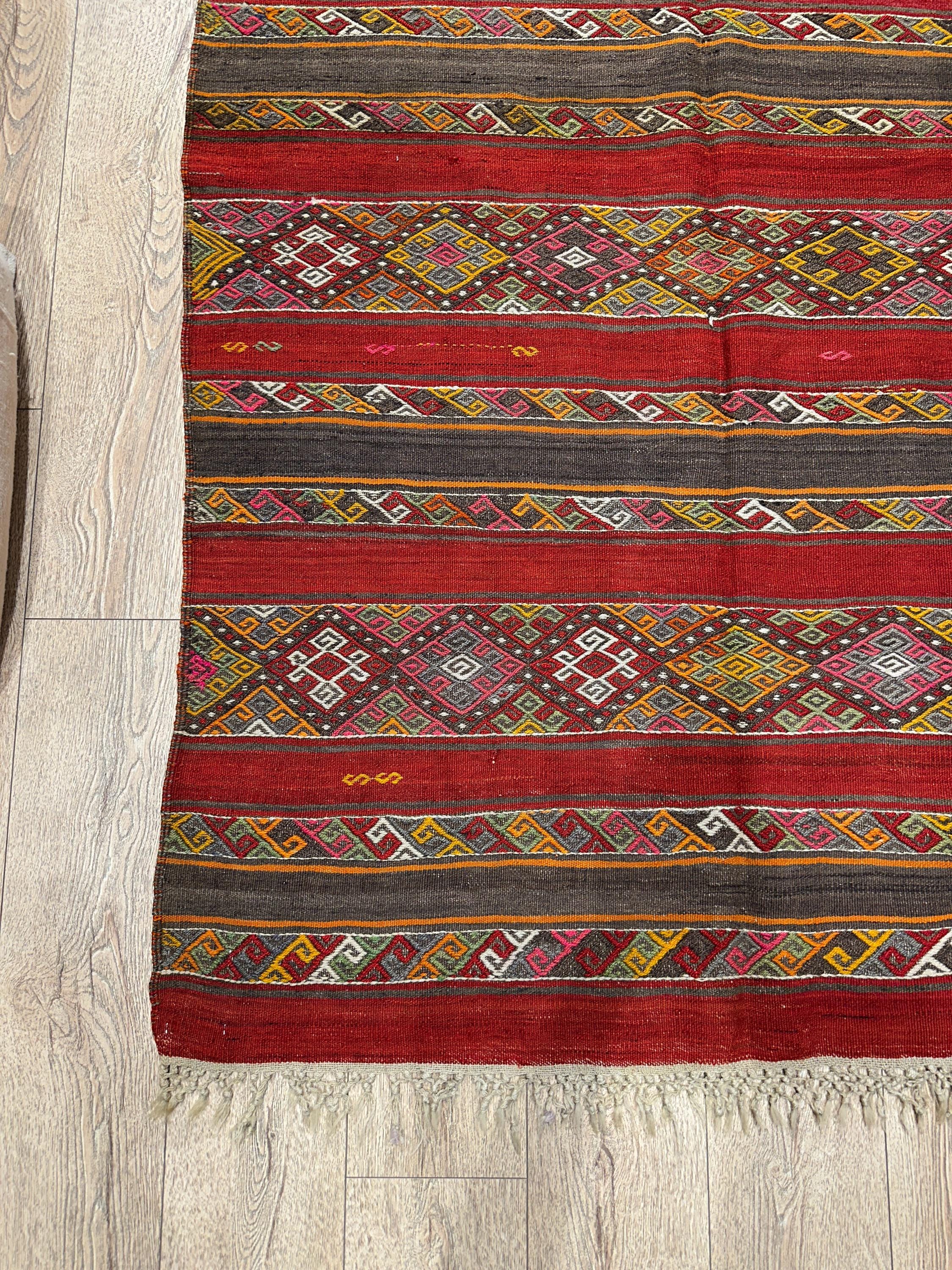 Vintage Turkish Kilim Rug – Handwoven Wool, Tribal Boho Decor (4.2 x 6.5 ft)